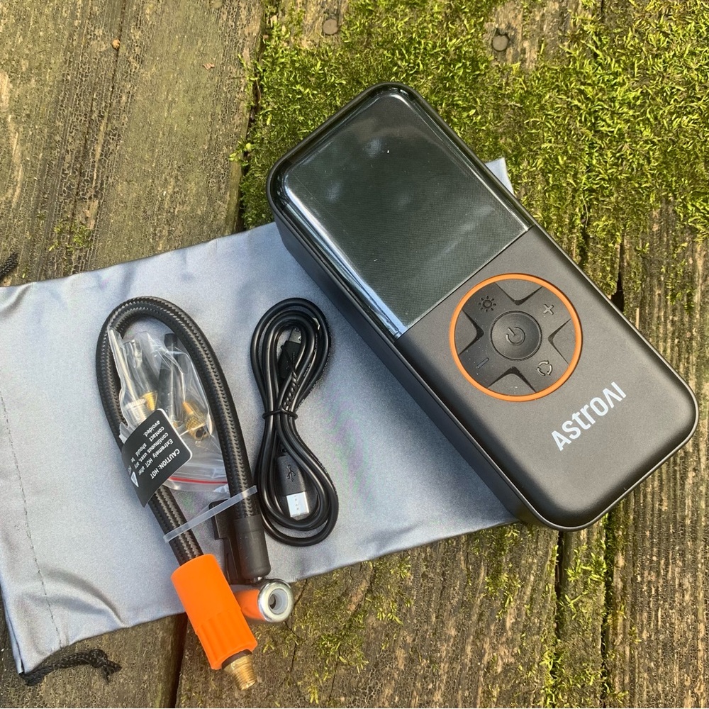 AstroAI Portable Car Air Pump - Picture 5 of 8